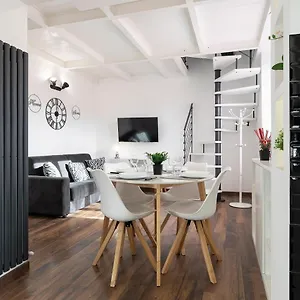 https://elegant-statuario-appartment.it-romehotels.com